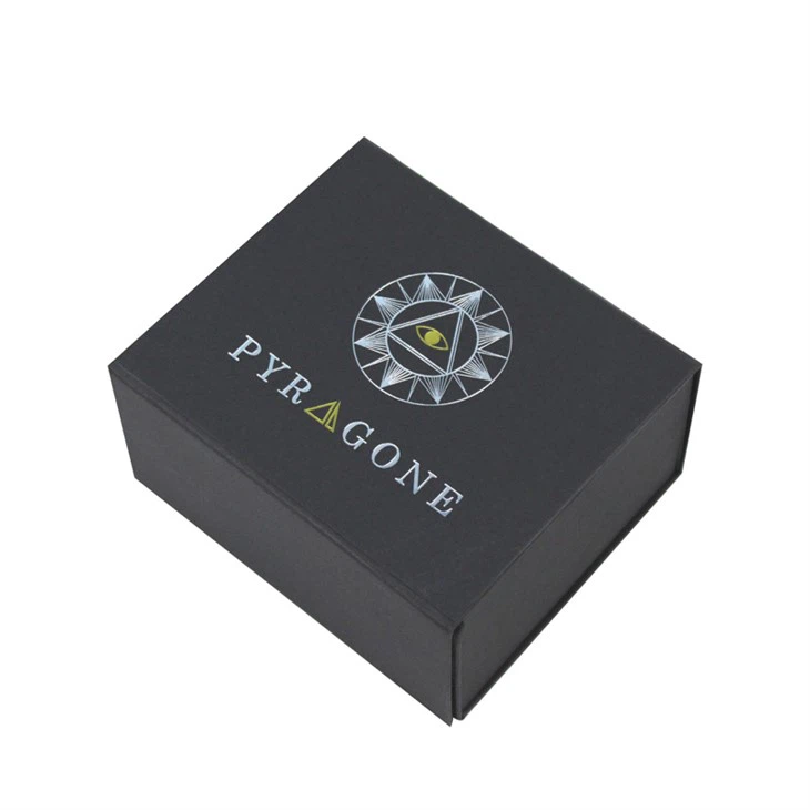 Juoda magnetinė dovanų dėžutė