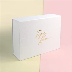 Individualių drabužių pakavimo dėžutės